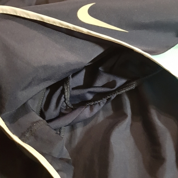 Nike women's size Medium 3 blue shades shorts with liners - Picture 2 of 4